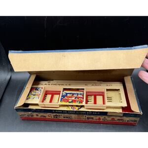 Plasticville by Bachmann 5 and 10 CENT CHAIN STORE -CS5 Railway Model Kit -TO17
